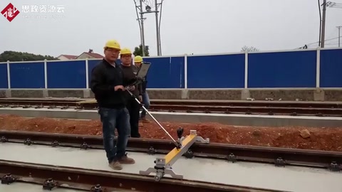 華中首條高鐵標(biāo)準(zhǔn)建設(shè)的<em>有軌電車</em>—漢陽<em>有軌電車</em>軌檢小車作業(yè)現(xiàn)場(chǎng)