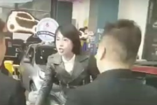 從“西安女博士坐蓋維權事件”看<em>奔馳</em><em>的</em>危機公關