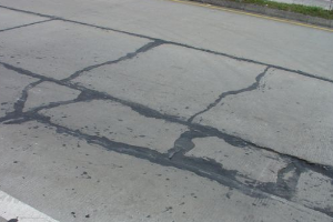 授課圖片—水泥混凝土<em>路面</em>裂縫<em>修補(bǔ)</em>