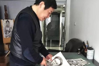 張欣—公安部刑偵專家、全國(guó)公安系統(tǒng)<em>一級(jí)</em>英雄模范