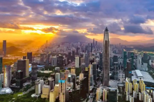 <em>通</em><em>識</em><em>課</em>：《<em>中國歷史</em>—第十二<em>單元</em>改革開放<em>和</em>社會主義現代化建設新時期 <em>第</em>29<em>課</em><em>全面</em>建設<em>小康社會</em><em>和</em>堅持發展<em>中國特色社會主義</em>》<em>課程</em><em>思</em><em>政</em><em>案例</em>